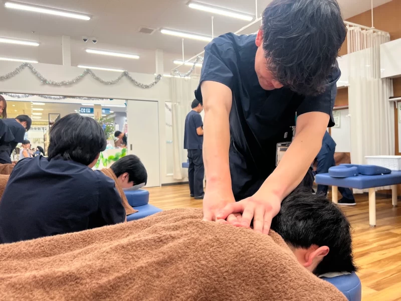 おかもとアピタ接骨院・鍼灸院 施術